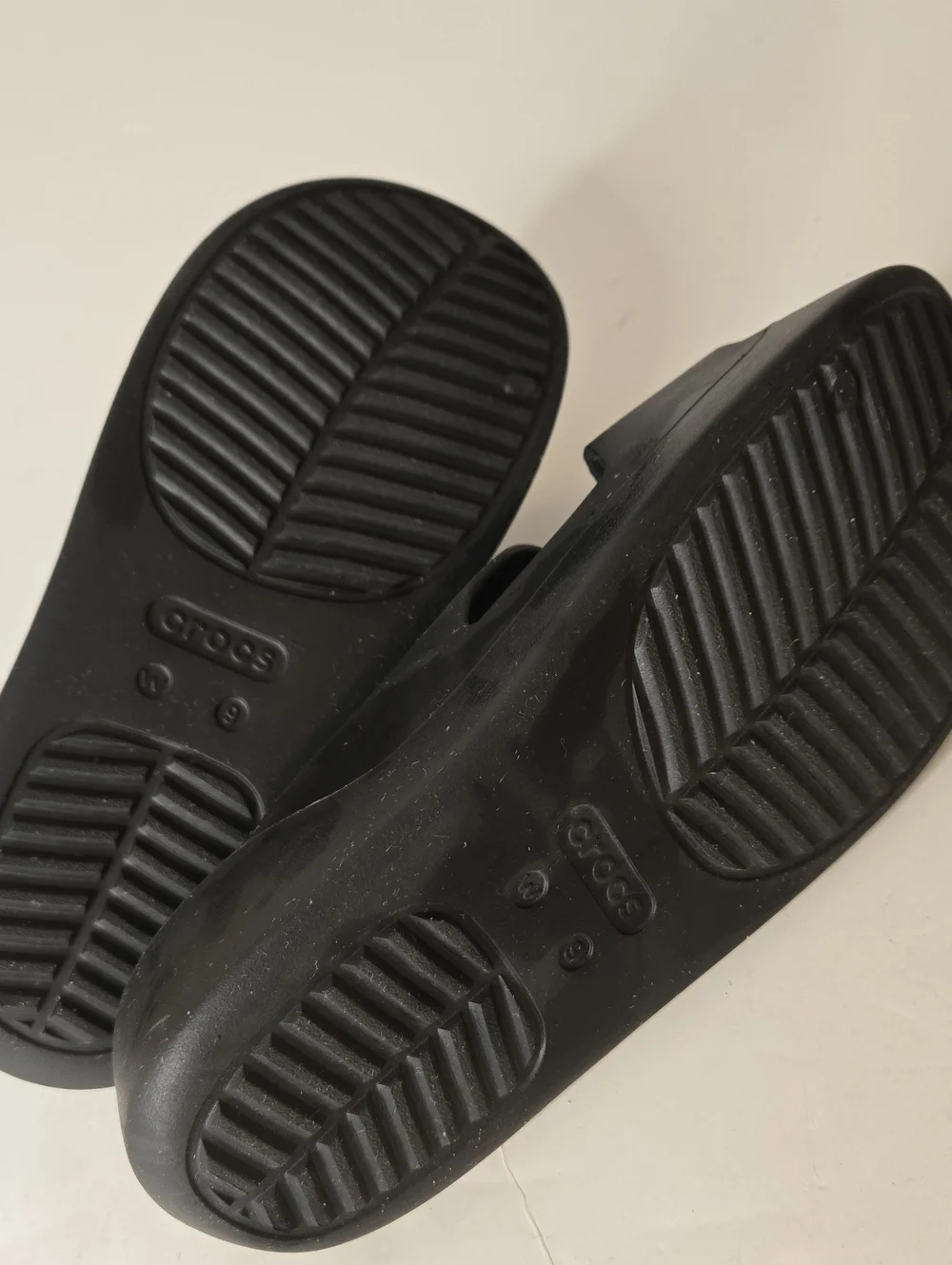 CROCS Getaway Black platform H Strap Sandals 9